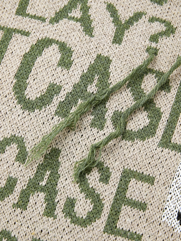 Suéter de hombre con diseño rasgado y estampado de letras-3